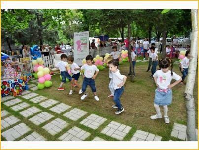 МАЛИОТ ЈАС ПРОСЛАВУВА, ИДНИТЕ ПРВАЧИЊА ГИ ПОЗДРАВУВА - 2 слика 1