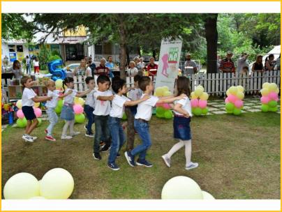 МАЛИОТ ЈАС ПРОСЛАВУВА, ИДНИТЕ ПРВАЧИЊА ГИ ПОЗДРАВУВА - 2 слика 3